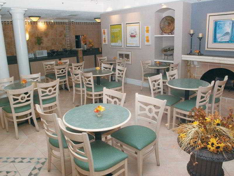 Country Inn & Suites By Radisson, Chicago-Hoffman Hoffman Estates Restoran fotoğraf